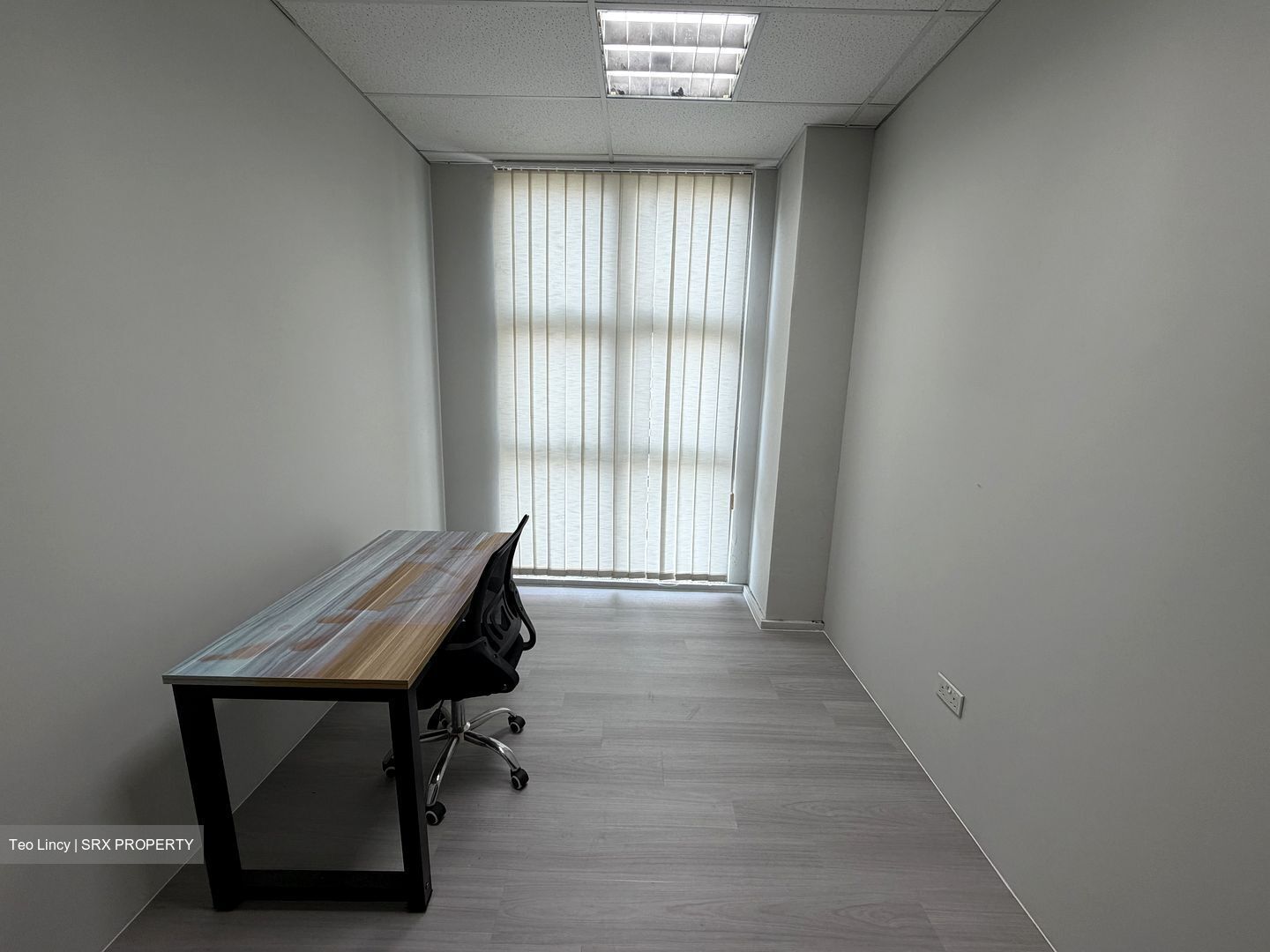 Centro Bianco (D19), Office #593412031